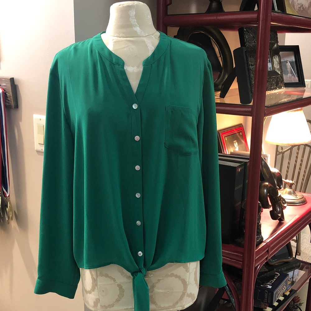 Chico's Emerald Green Button-Front Tie-Hem Blouse